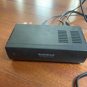 Radio Shack RF Modulator Cat. No. 15-1214 120V AC 60Hz 4.5W RCA To Coax Gaming